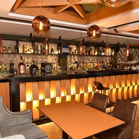 Hotell Tomorri 3*