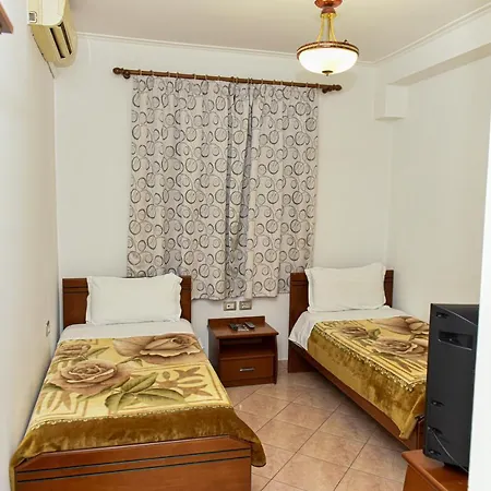 Tomorri Hotell Gramsh
